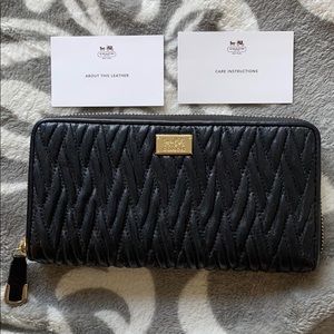 COACH soft leather wallet clutch